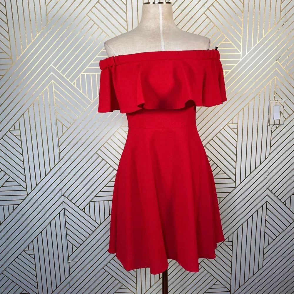 Black Halo Penelope Off the‎ Shoulder Dress in Red - Picture 3 of 12